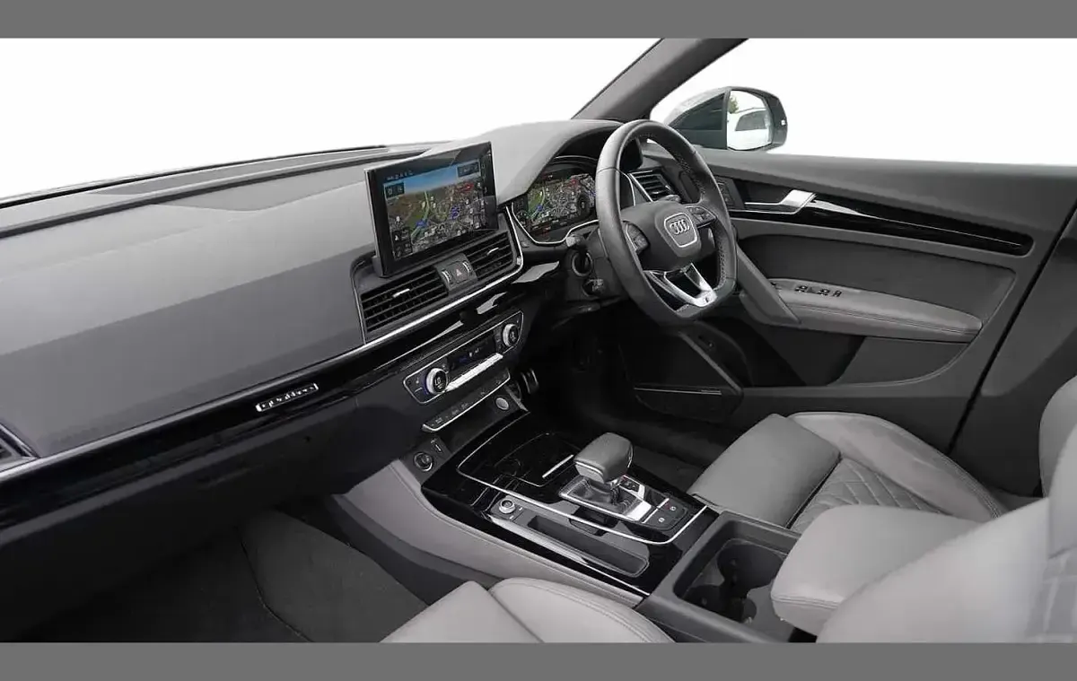 Used Audi Q5 Comfort 261 HP (191 kW) 2023 Green SUV