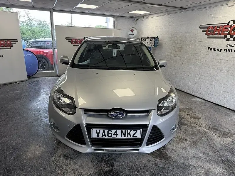 Used Ford Focus Zetec 125 HP (91 kW) 2015 Silver Hatchback