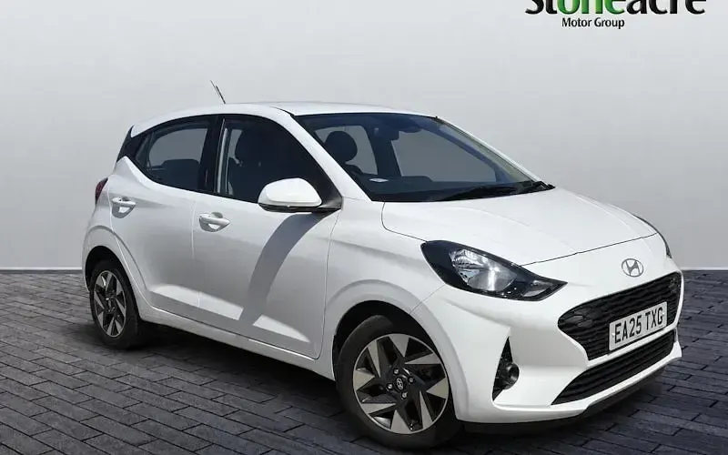 Used Hyundai i10 Advanced 84 HP (61 kW) 2024 Hatchback
