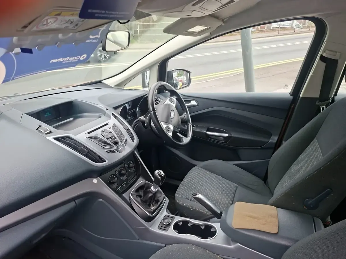 Używany Ford C-MAX Zetec 2015 Złoty Minivan