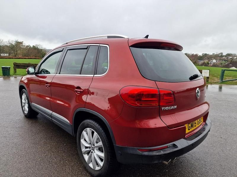 Used VW Tiguan Match 177 HP (130 kW) 2015 Red SUV
