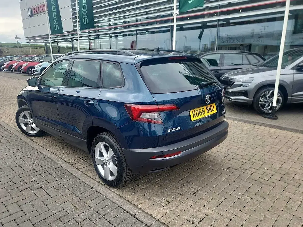 Used Skoda Karoq 110 HP (80 kW) 2018 Lava blue metallic SUV