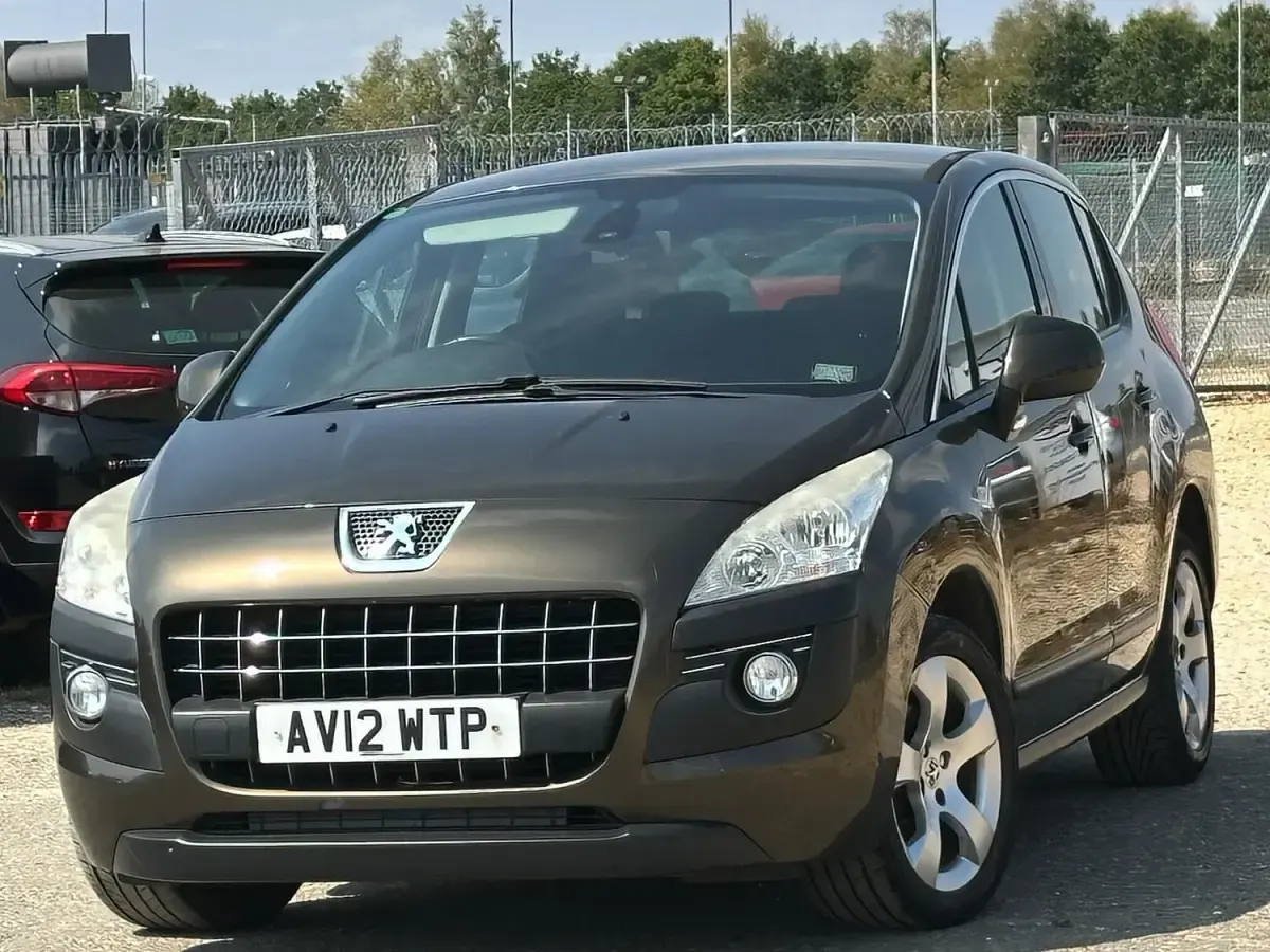 Used Peugeot 3008 Active 112 HP (82 kW) 2012 Brown Estate