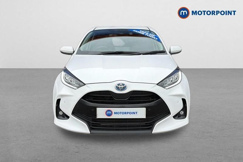 Used Toyota Yaris Hybrid Design 2024 White Hatchback