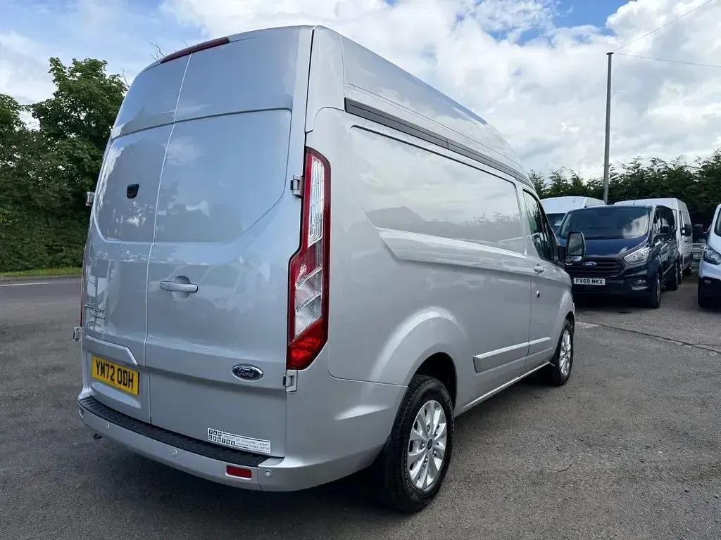 Used Ford Transit Custom Limited 130 HP (95 kW) 2023 Silver Van