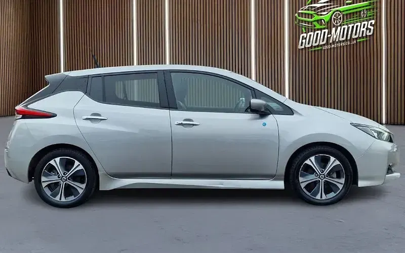 Used Nissan Leaf Tekna 110 kW (150 HP) 2018 Hatchback