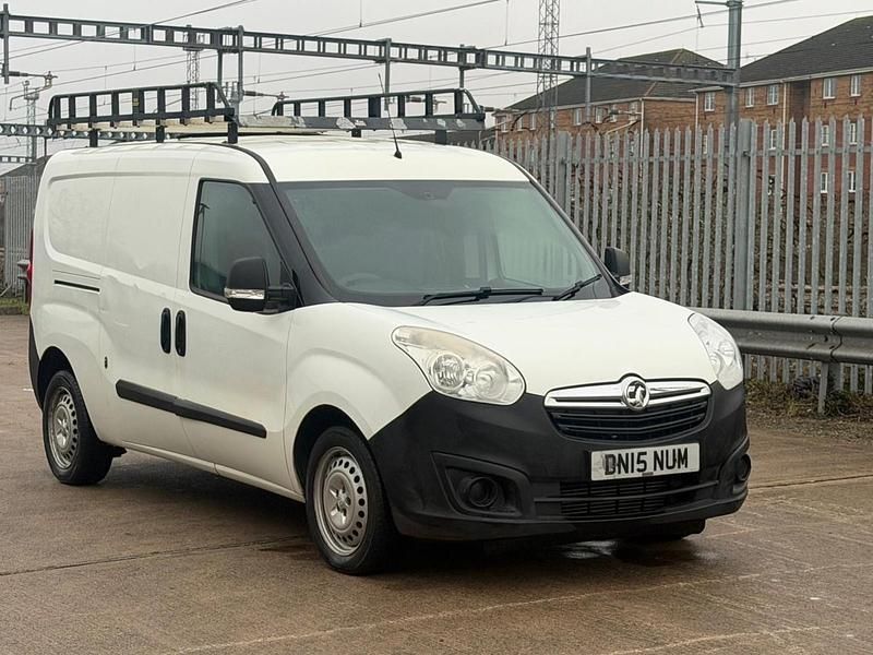 Second-hand Vauxhall Combo 2015 Alb Van