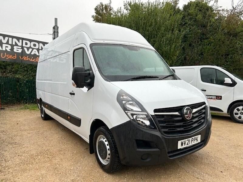 Used Vauxhall Movano Edition 135 HP (99 kW) 2021 White MPV