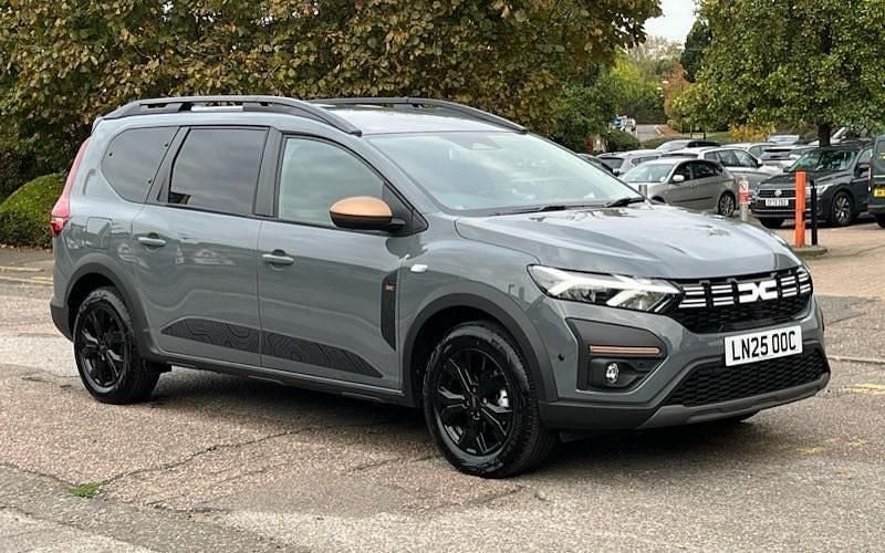 Grey New 2025 Dacia Jogger Extreme MPV | £21,803 (Fair price) - Image 1/4
