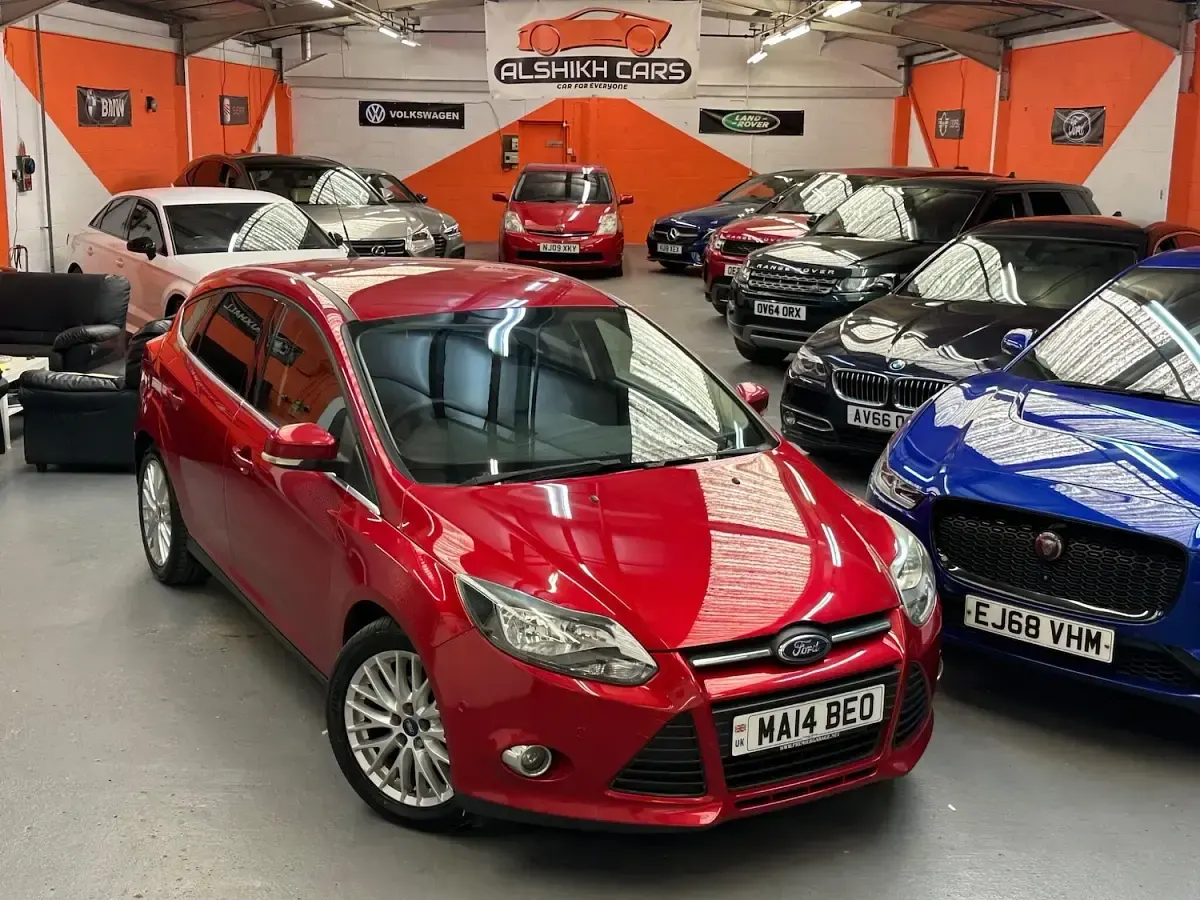 Used Ford Focus Zetec 115 HP (84 kW) 2014 Red Hatchback