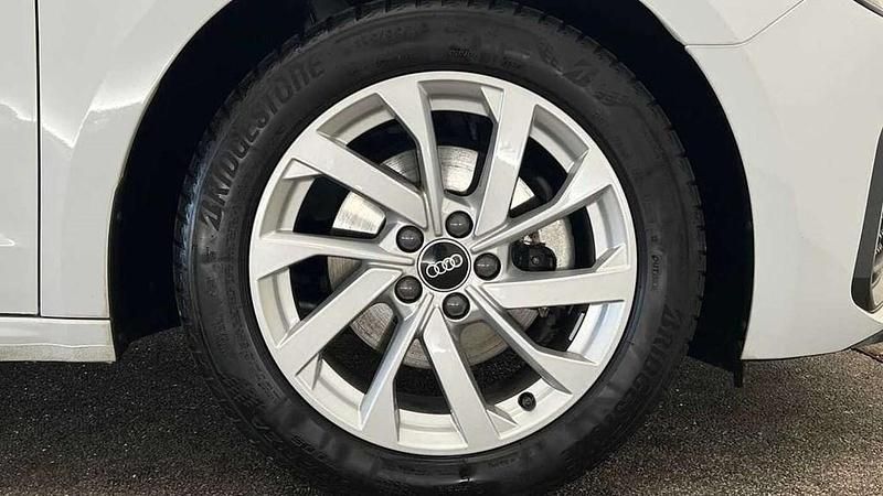 Used Audi A1 Sport 108 HP (79 kW) 2022 White SUV