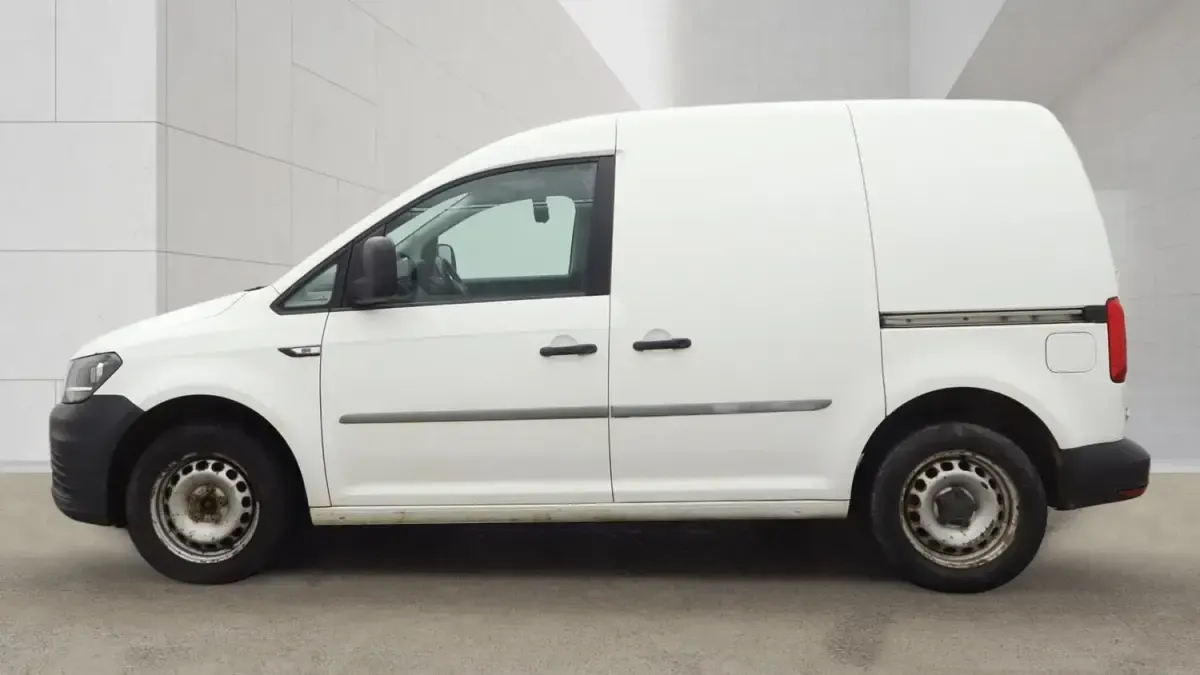 Usado VW Caddy Startline 102 HP (75 kW) 2017 Branco Monovolume