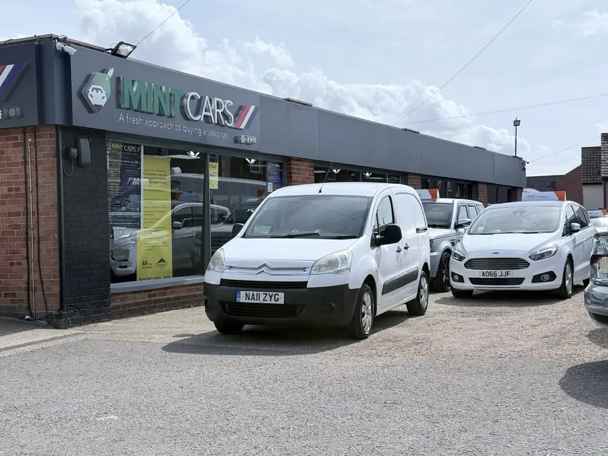 Used Citroën Berlingo 75 HP (55 kW) 2011 White MPV