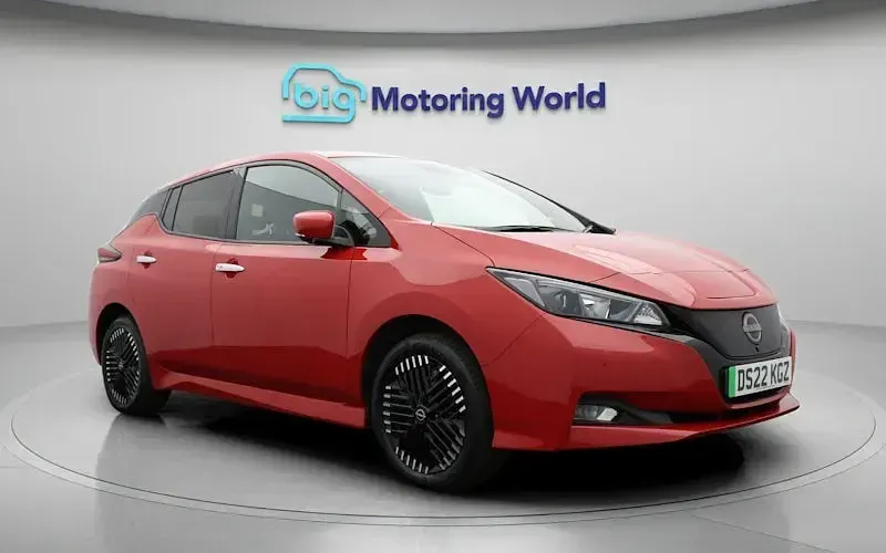 Used Nissan Leaf N-Connecta 160 kW (218 HP) 2022 Red Hatchback