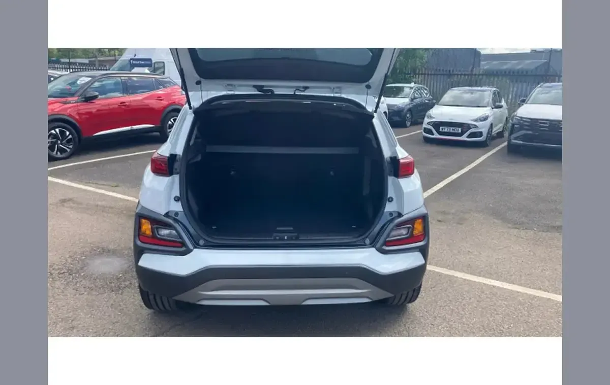 Used Hyundai Kona Premium 117 HP (86 kW) 2020 White SUV