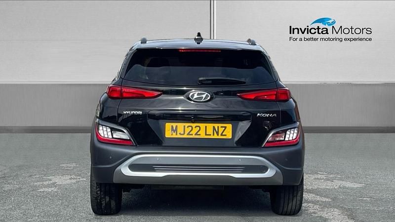 Second-hand Hyundai Kona Premium 120 CP (88 kW) 2022 Negru SUV