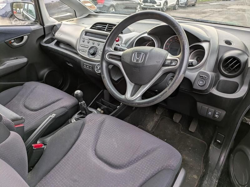 Second-hand Honda Jazz SI 90 CP (66 kW) 2010 Negru Hatchback