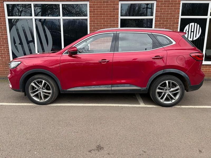 Used MG HS Excite 162 HP (119 kW) 2021 Red SUV