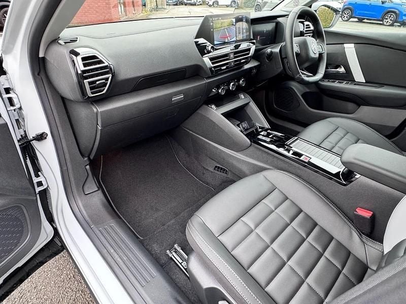 White Used 2025 Citroën e-C4 Hatchback | £24,475 - Image 1/4