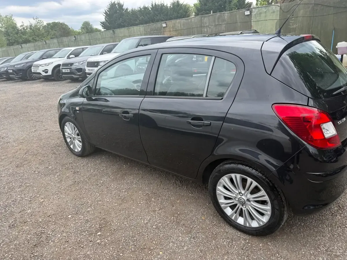 Used Vauxhall Corsa 90 HP (66 kW) 2012 Black Hatchback