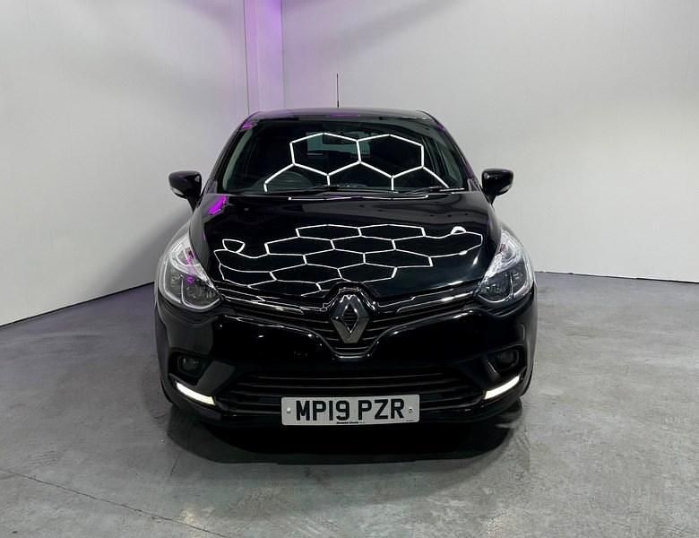 Used Renault Clio IV Iconic 90 HP (66 kW) 2019 Black Hatchback