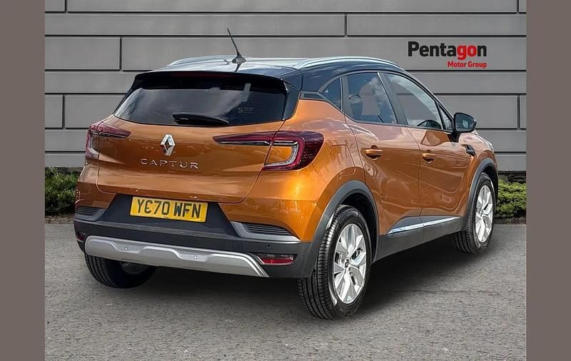 Second-hand Renault Captur Iconic 99 CP (72 kW) 2020 Other SUV