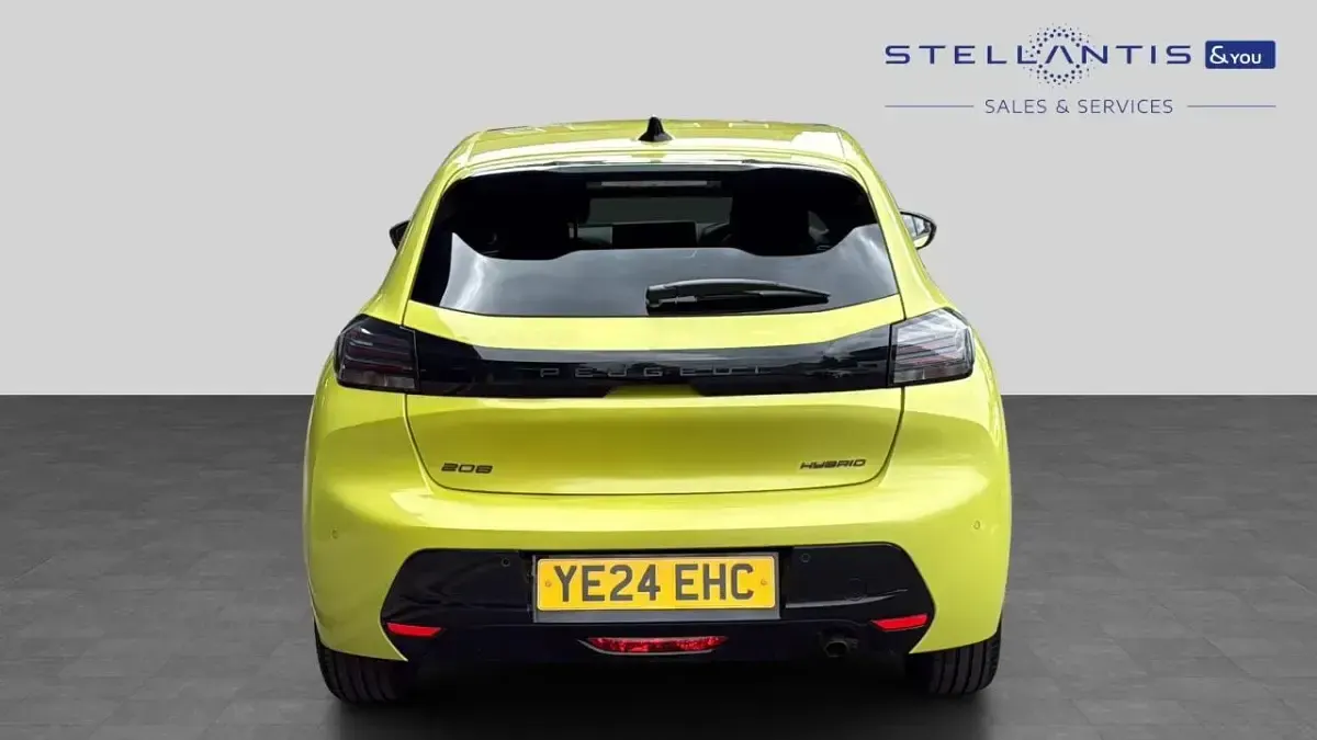 Used Peugeot 208 Allure 99 HP (72 kW) 2024 Yellow Hatchback