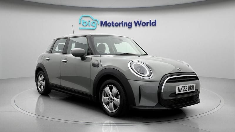 Used 2022 Mini Cooper Classic Hatchback | £13,700 (Fair price) - Image 1/4