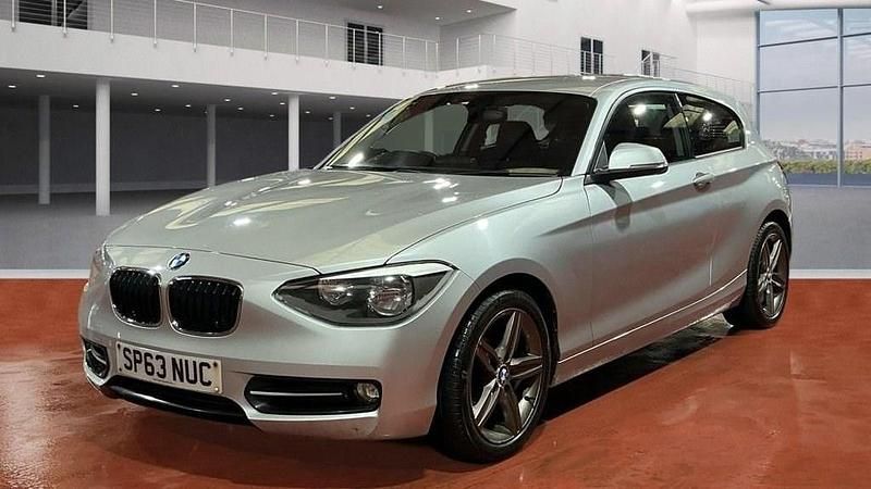 Used BMW 118 Sport Line 170 HP (125 kW) 2013 Silver Hatchback