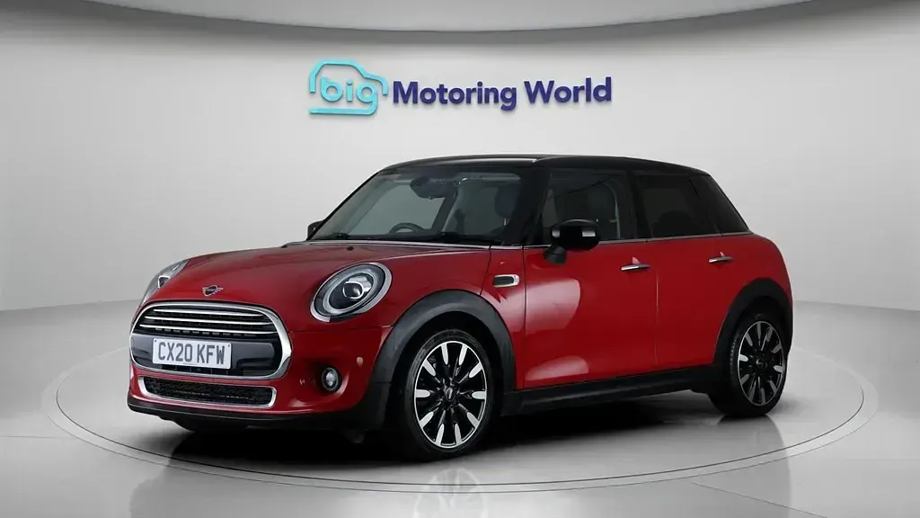 Usado Mini Cooper Exclusive 136 CV (100 kW) 2020 Rojo Utilitario