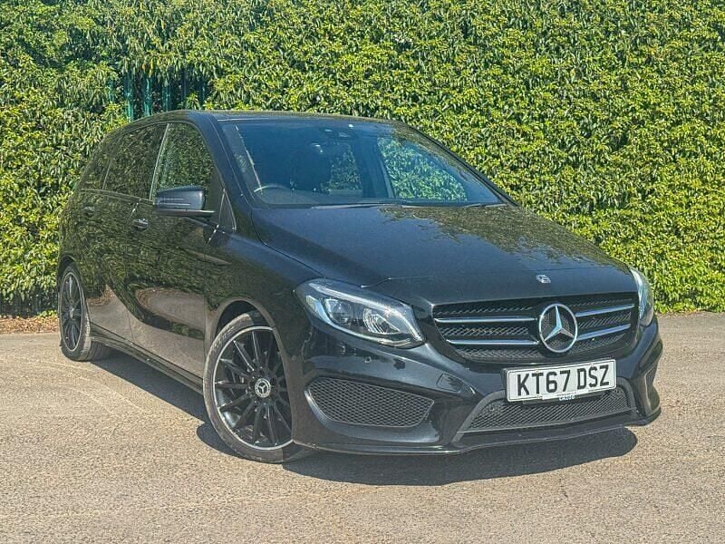 Usado Mercedes B200 AMG line 136 HP (100 kW) 2018 Preto Monovolume