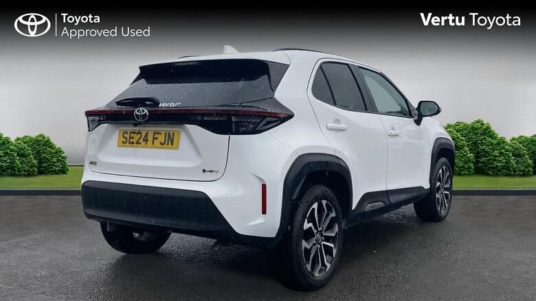 Used Toyota Yaris Hybrid Design 116 HP (85 kW) 2024 Estate