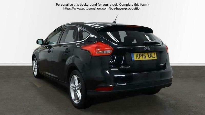 Used Ford Focus Zetec 125 HP (91 kW) 2015 Black Hatchback