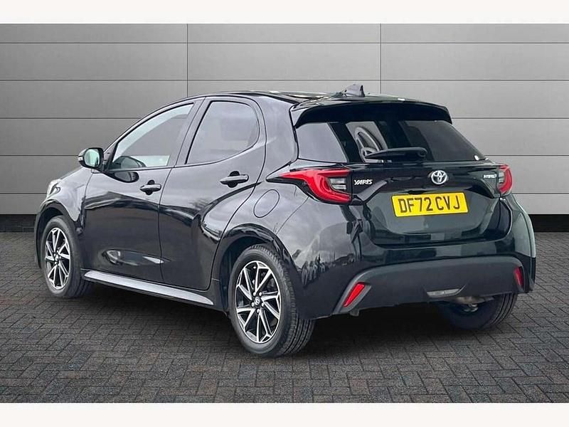Used Toyota Yaris Hybrid Design 116 HP (85 kW) 2022 Black Hatchback