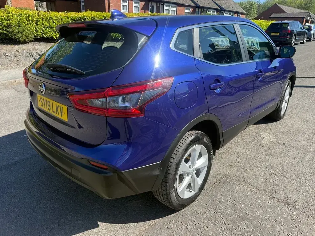 Used Nissan Qashqai Acenta Premium 115 HP (84 kW) 2019 Blue SUV