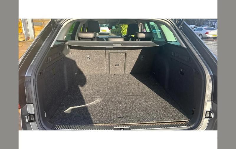 Used Skoda Superb SE Technology 214 HP (157 kW) 2023 Grey Estate