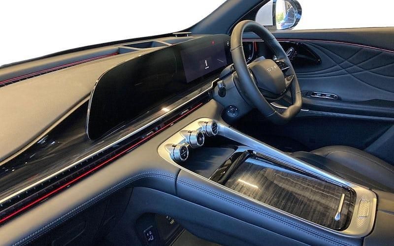 Used Omoda 9 449 HP (330 kW) 2025 SUV