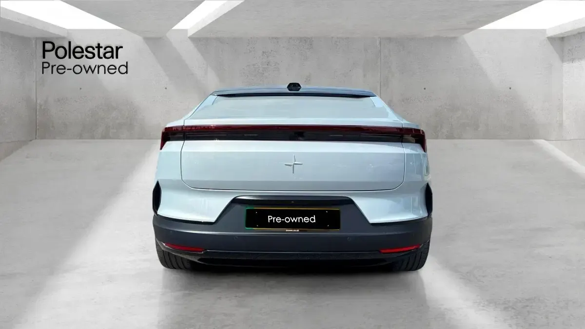 Usado Polestar 4 Plus 200 kW (272 CV) 2025 Plateado SUV