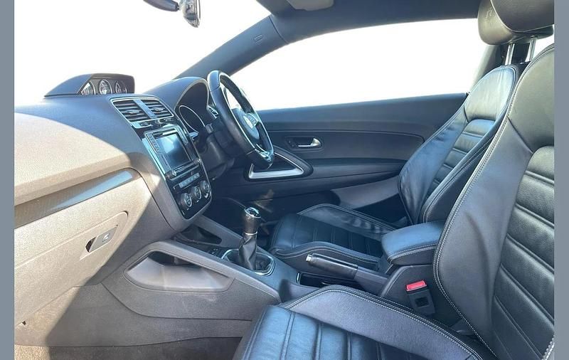 Used VW Scirocco R-line 150 HP (110 kW) 2017 White Coupe