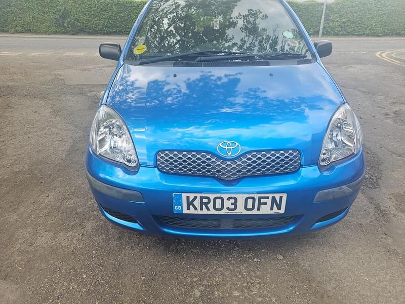 Second-hand Toyota Yaris T3 2003 Albastru Hatchback