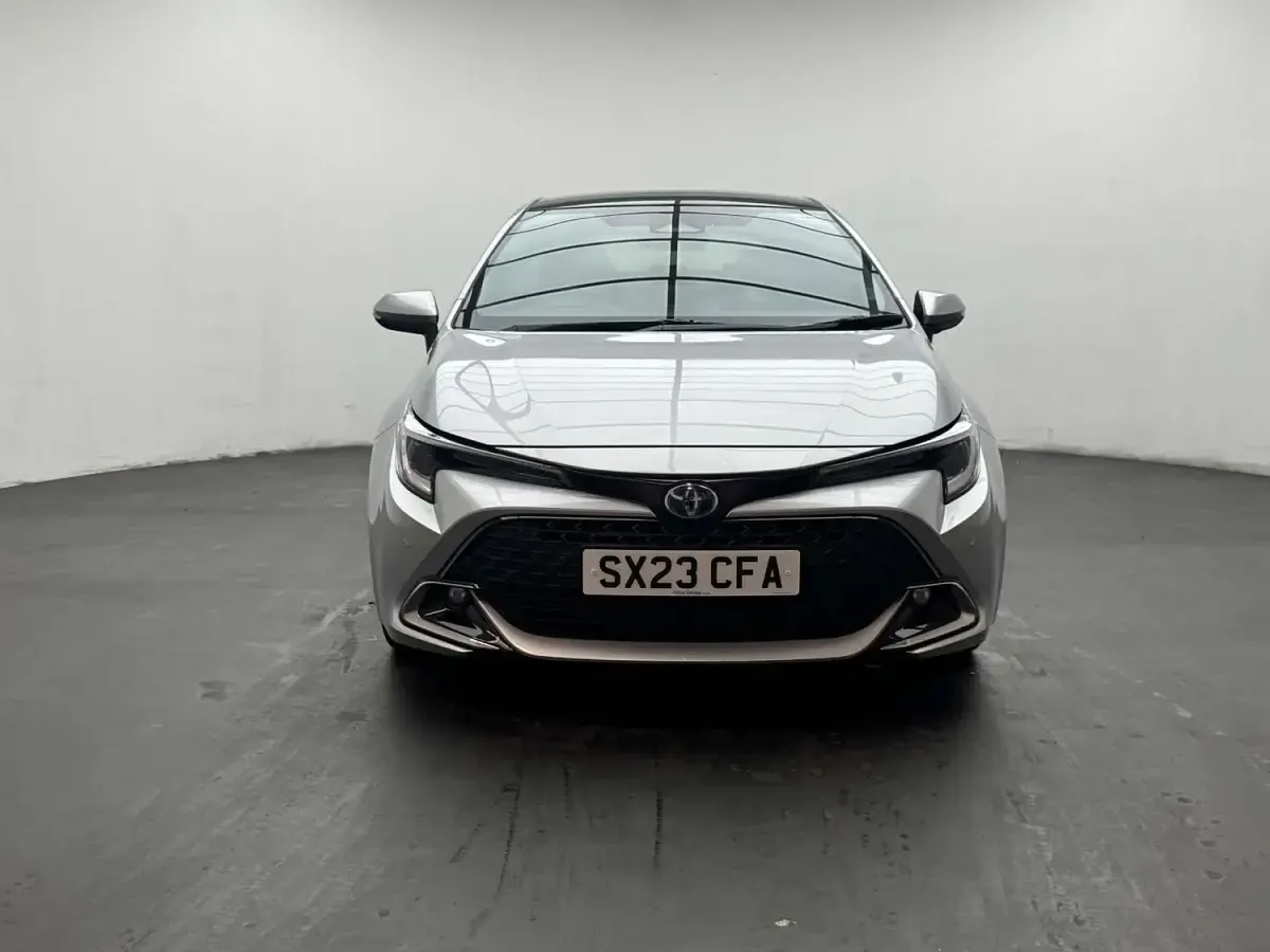 Used Toyota Corolla Design 193 HP (141 kW) 2023 Silver Hatchback