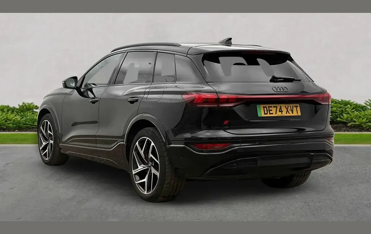 Used Audi SQ6 e-tron Advanced 359 kW (489 HP) 2024 Black SUV