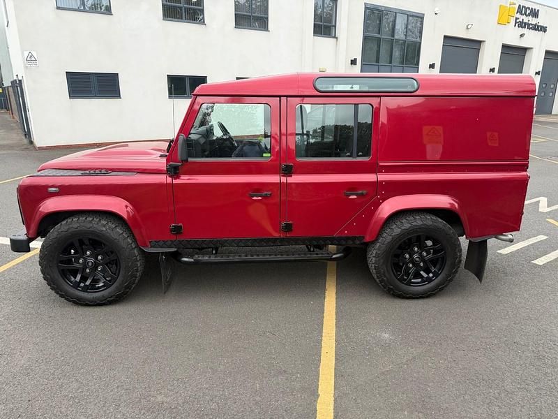 Używany Land Rover Defender 2014 Czerwony Kombi