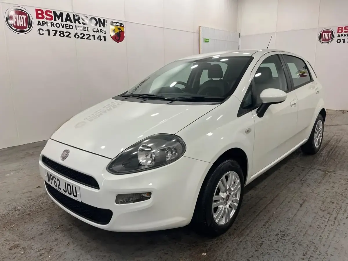 Used Fiat Punto Easy 69 HP (50 kW) 2012 White Hatchback