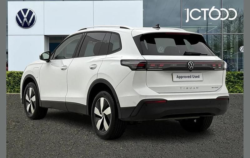 Używany VW Tiguan Match 204 KM (150 kW) 2025 Biały SUV
