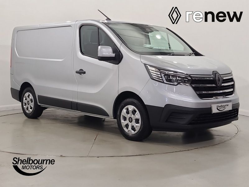 Metallic highland grey New 2025 Renault Trafic Van | £22,995 - Image 1/4
