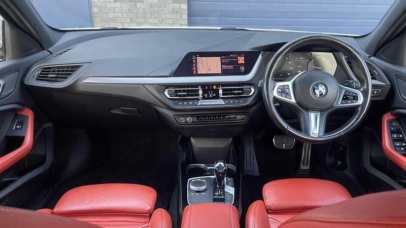 Used BMW 118 M Sport 134 HP (98 kW) 2021 White Hatchback