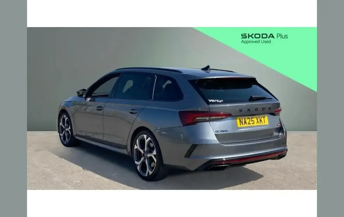 Used Skoda Octavia vRS 265 HP (194 kW) 2025 Grey Estate