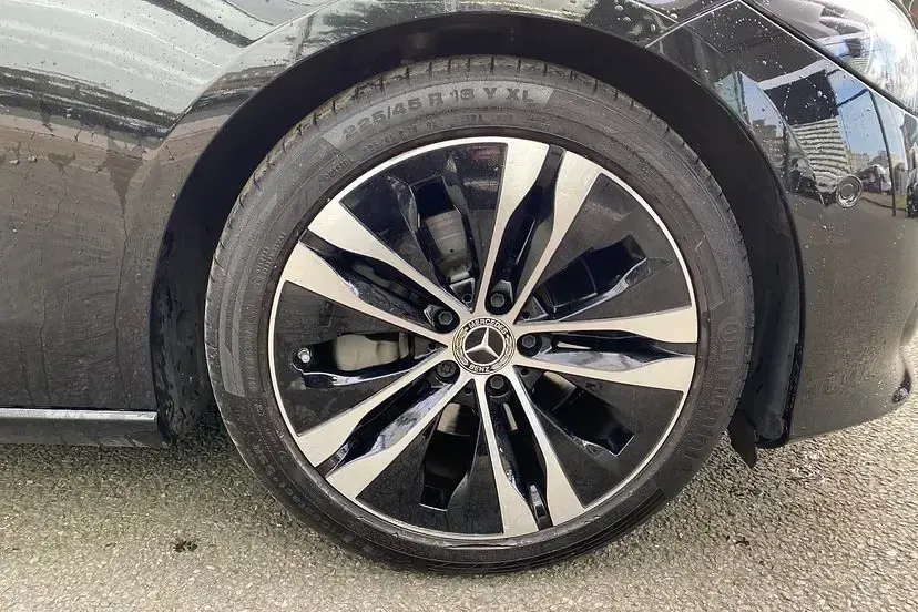 Used Mercedes C220 Exclusive Luxury 217 HP (159 kW) 2023 Black Sedan
