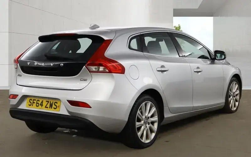 Used Volvo V40 SE Lux 114 HP (83 kW) 2015 Hatchback